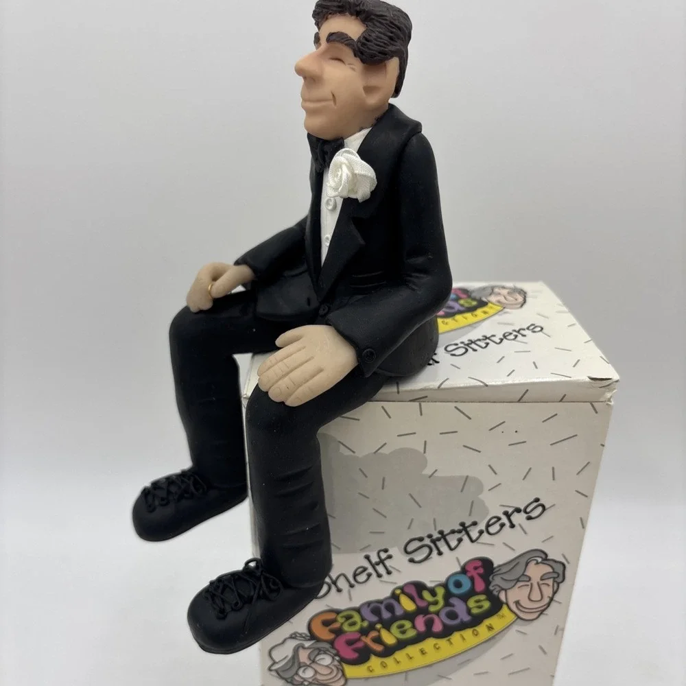 Christhomas Corp shelf sitters