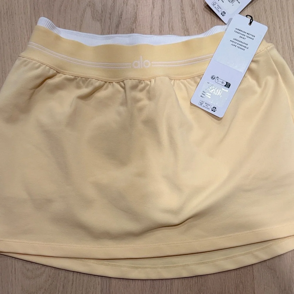 ALO Yoga candlelight yellow