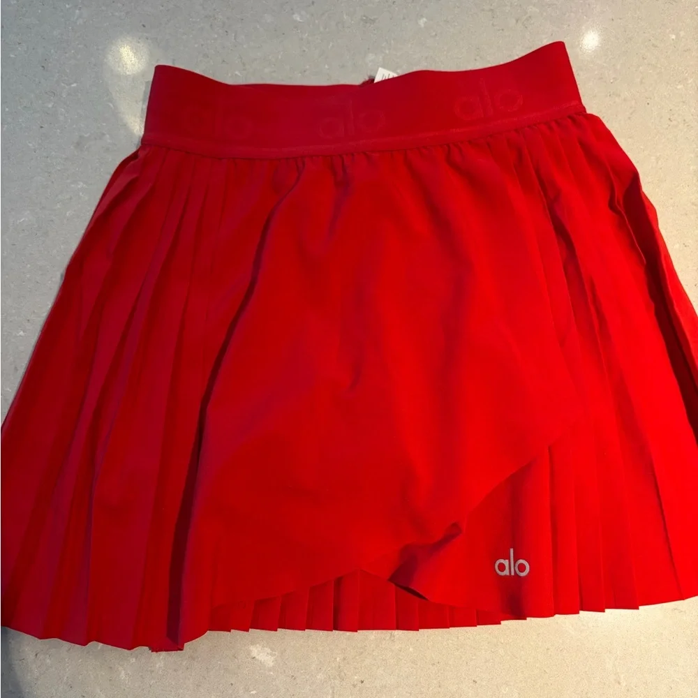 ALO Yoga bright red