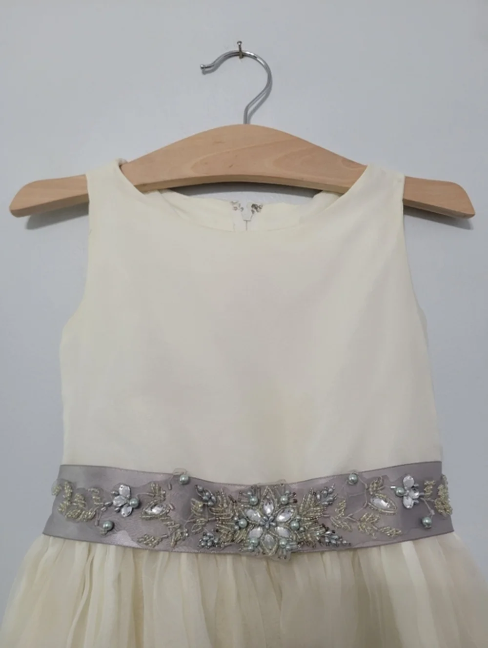Sweet Beginnings‎ Flower Girl Dress Size 8 Ivory Off White w/ Gray Sash