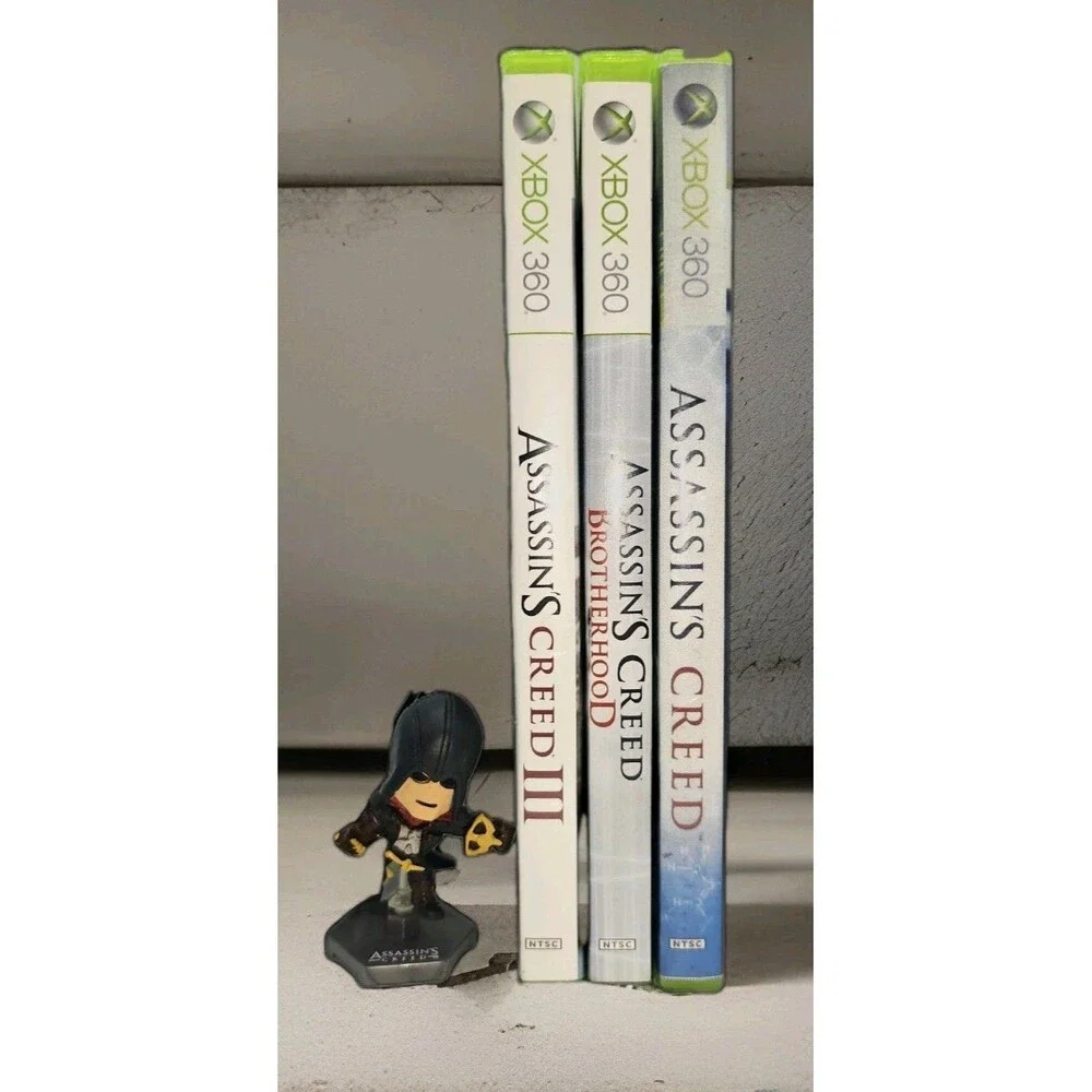 Assassin’s Creed Bundle Xbox 360 - AC 1, Brotherhood, AC III + Figure & Manuals