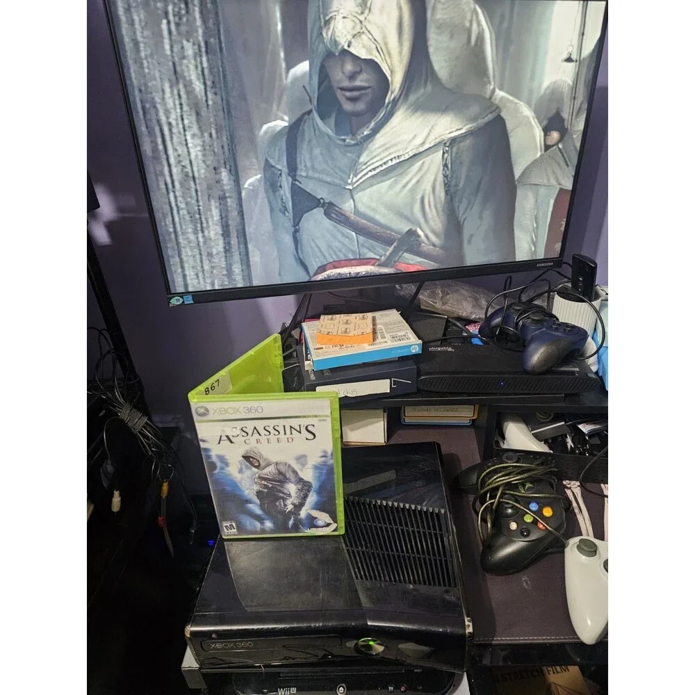 Assassin’s Creed Bundle Xbox 360 - AC 1, Brotherhood, AC III + Figure & Manuals