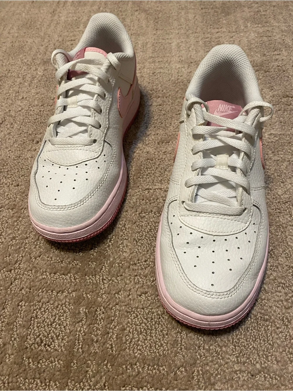 {Nike} Air Force 1 Low White Pink Foam ~ Size 3Y / EUR 35