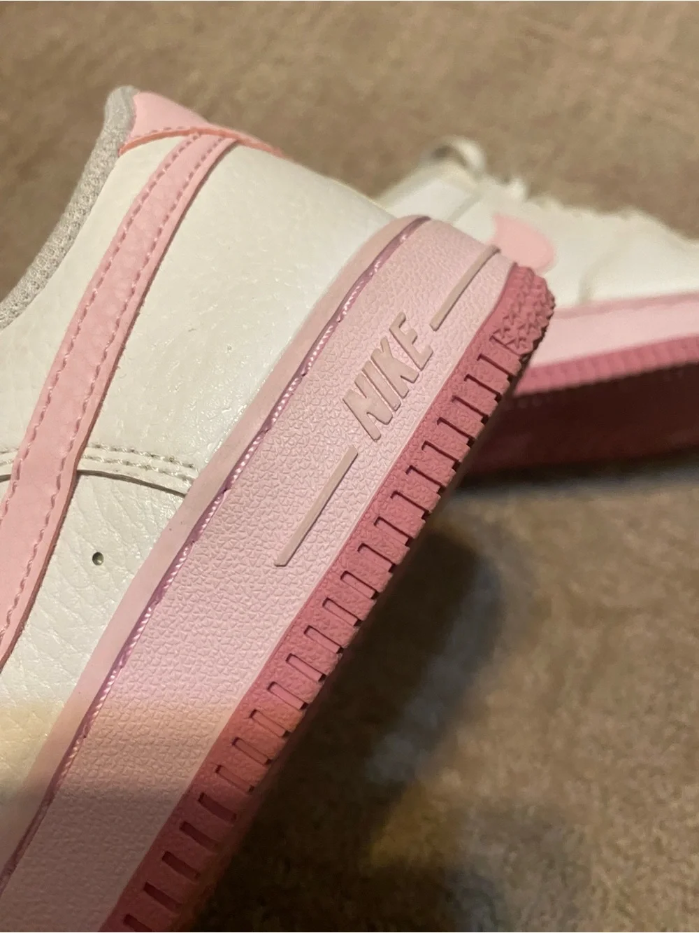 {Nike} Air Force 1 Low White Pink Foam ~ Size 3Y / EUR 35
