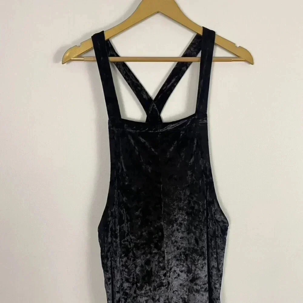 Urban Outfitters black velvet