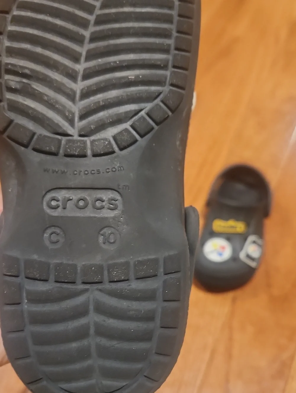 CROCS Toddler Black Clogs with Steelers Football Team Charms, Size 10 C