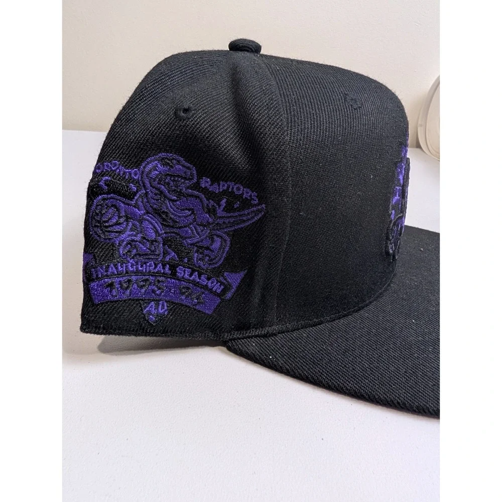 Mitchell & Ness Toronto Raptors Hat Mens 7 3/8‎ Black Polyester 1995 Side Patch