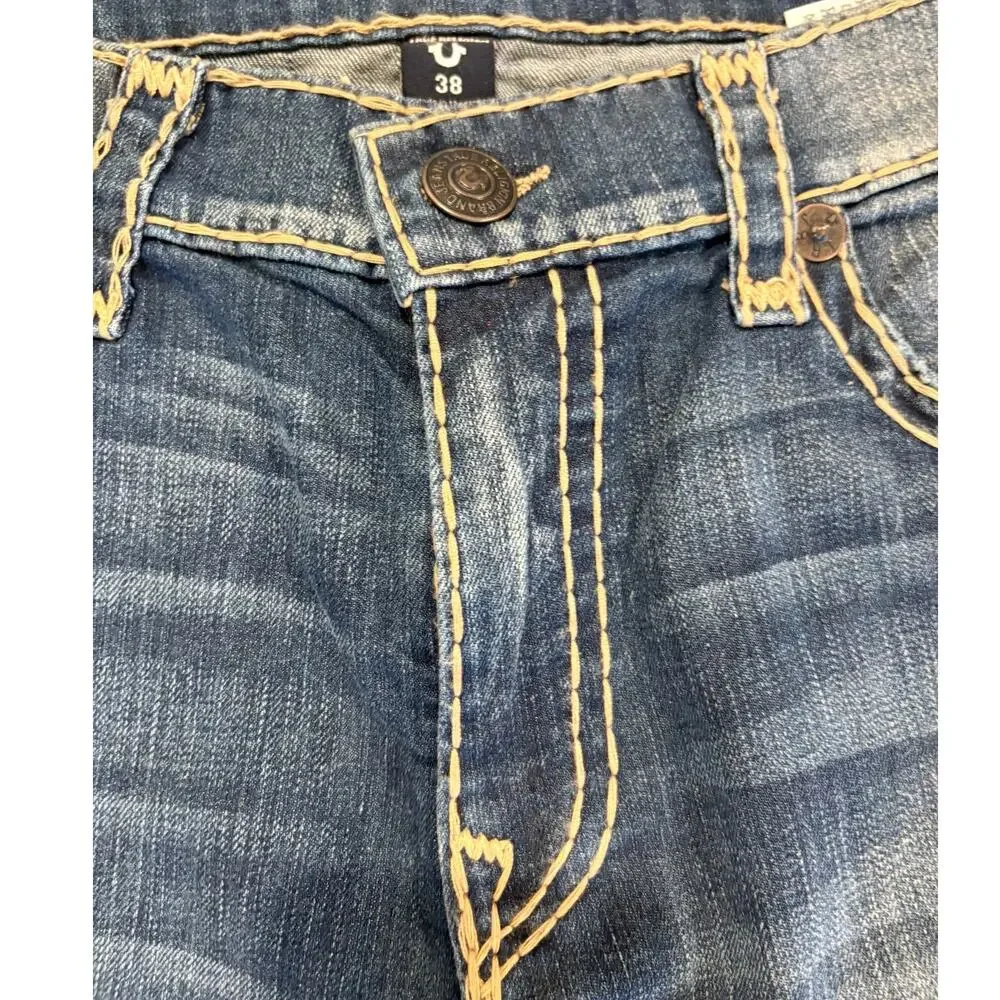 True Religion step out