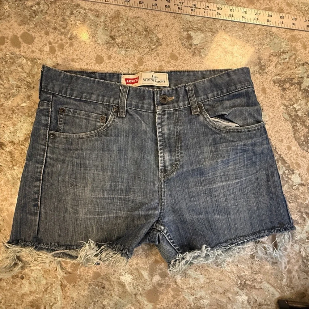Levis 514 Slim Straight Blue Denim Cut Off Shorts Frayed Hem Womens 30‎ Waist