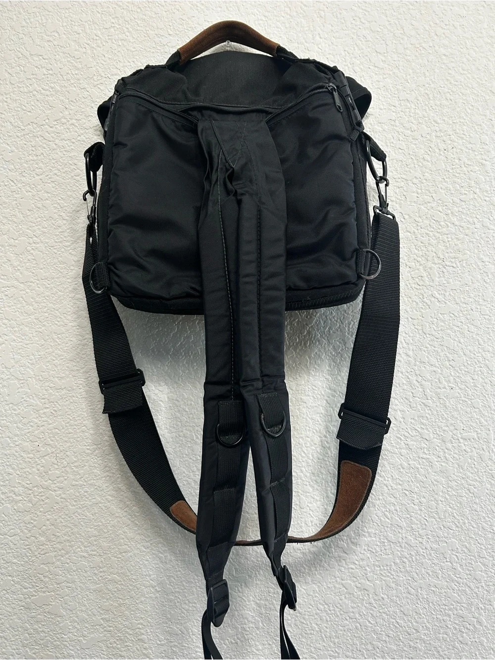 Tamrac black shoulder