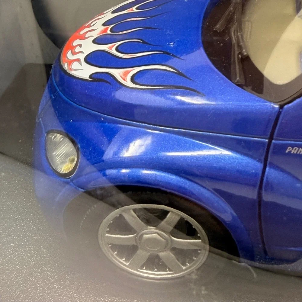 Hot Wheels‎ Chrysler Panel Cruiser 1:18 Diecast Blue Good Flame Graphics 29616