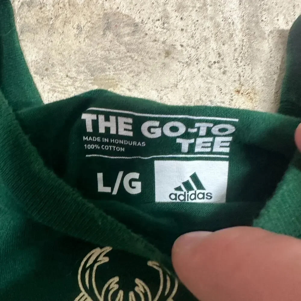Adidas Milwaukee Bucks Fear The‎ Deer Logo T-Shirt Mens Large Green NBA Tee
