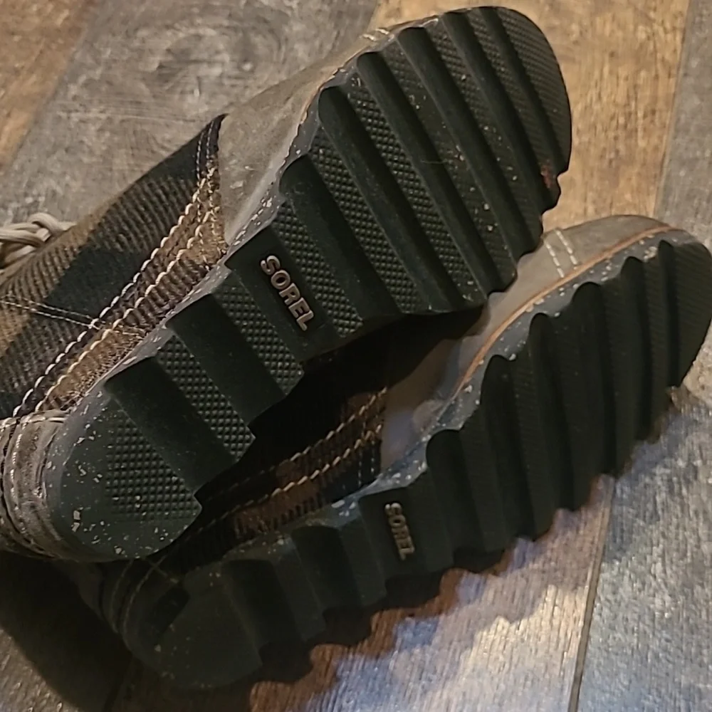 Sorel amazing pair