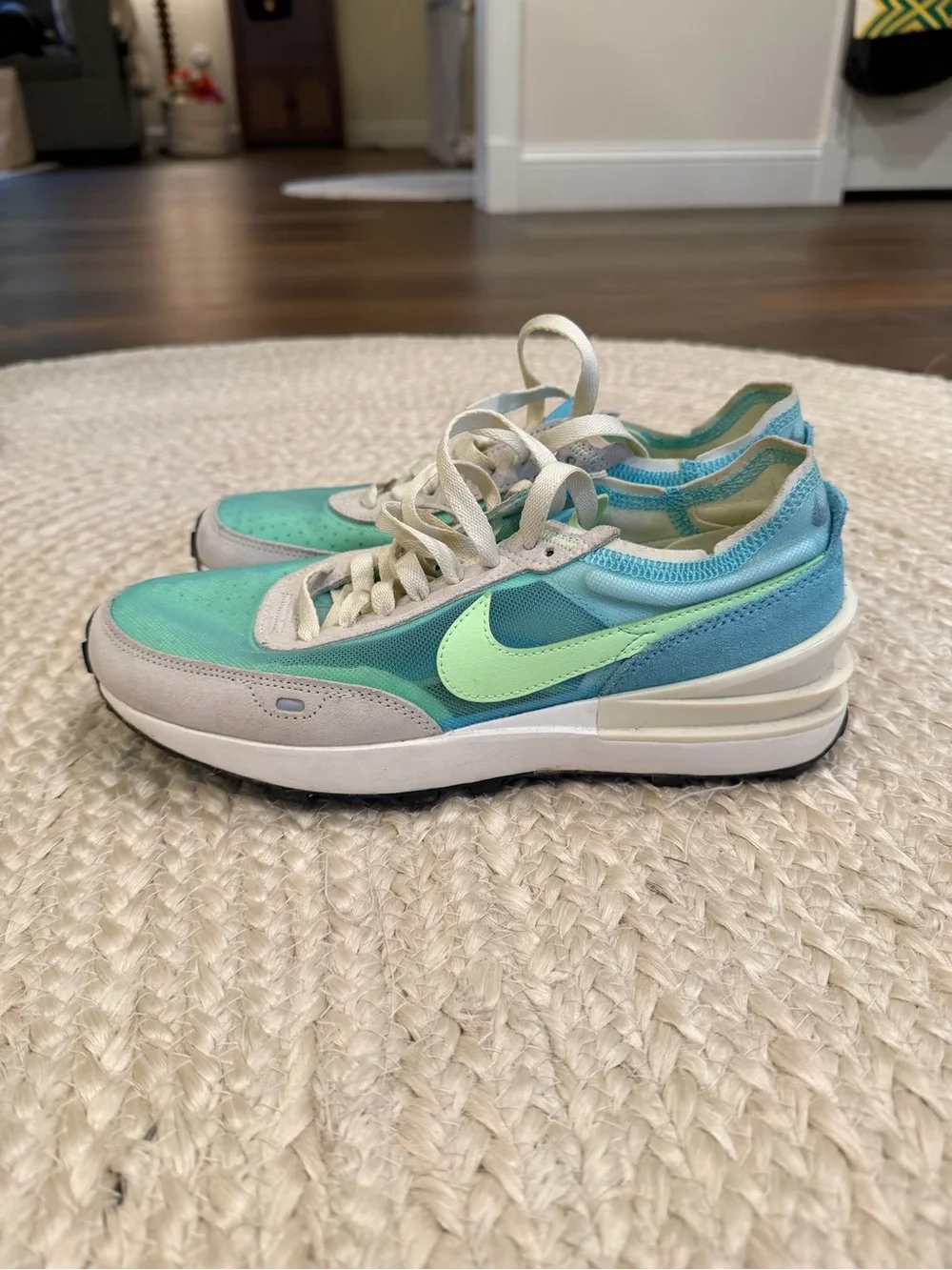 Nike lightweight women’s