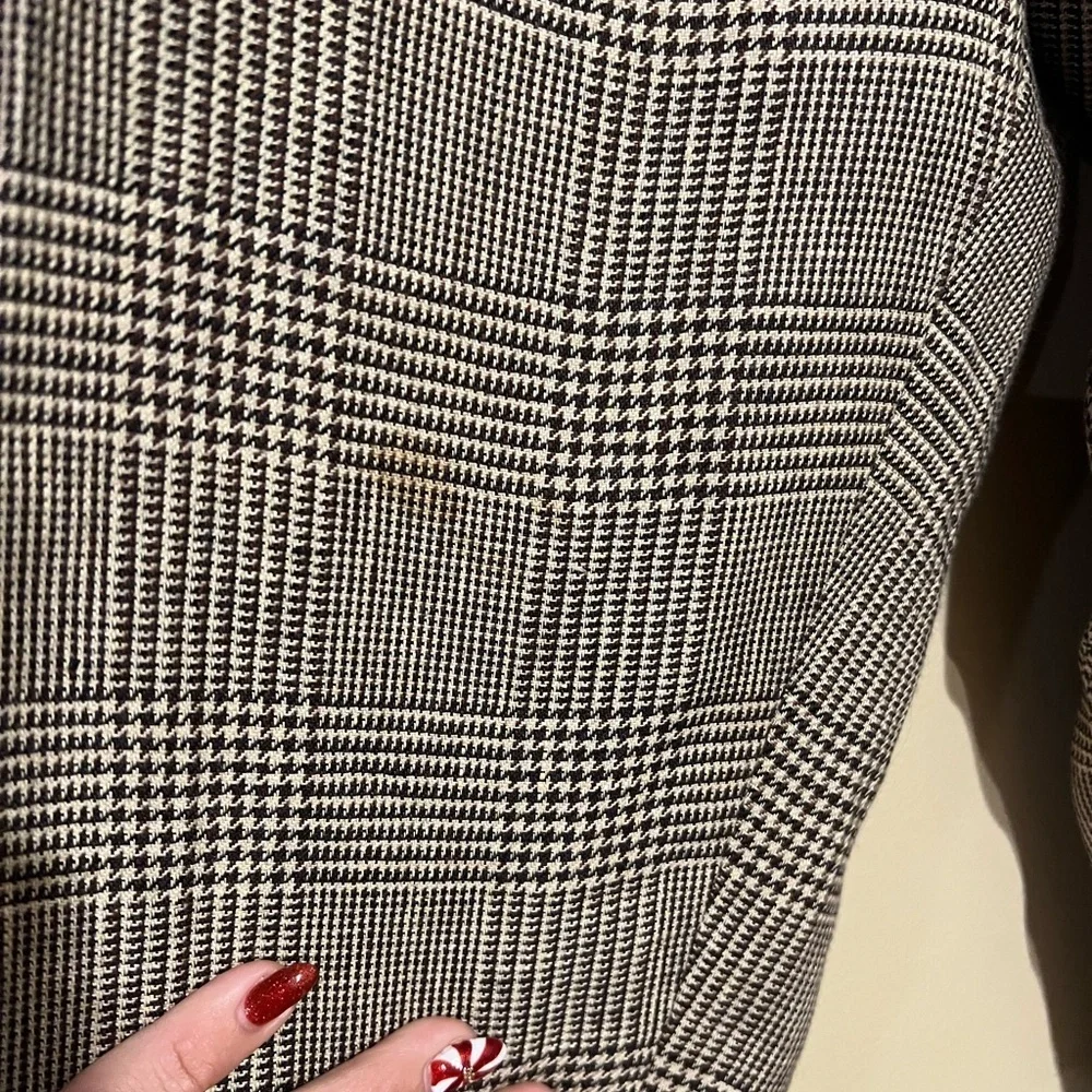 Banana Republic timeless impeccably