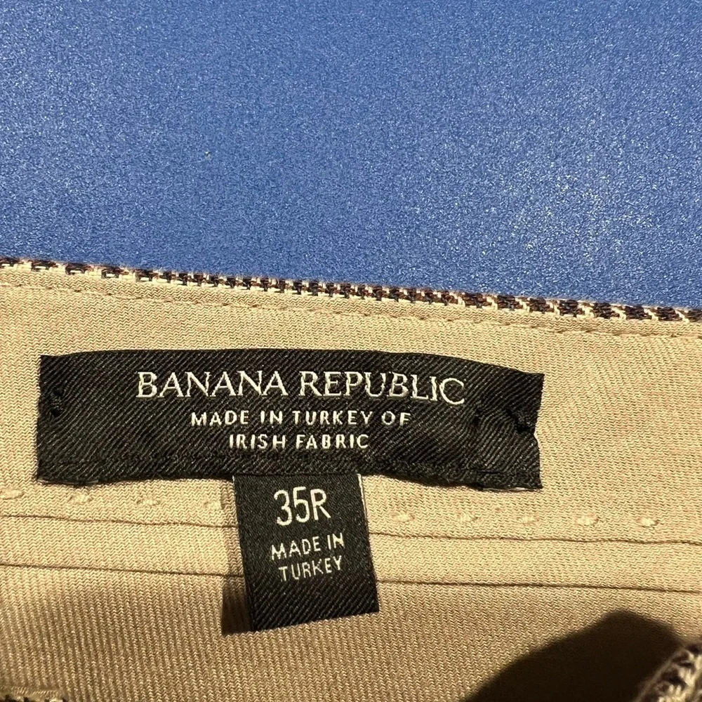 Banana Republic timeless impeccably