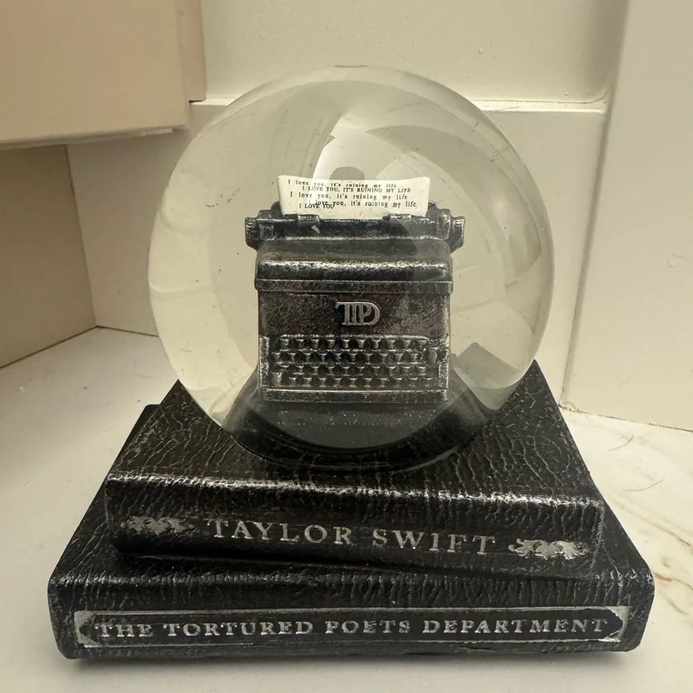 Taylor Swift brand new