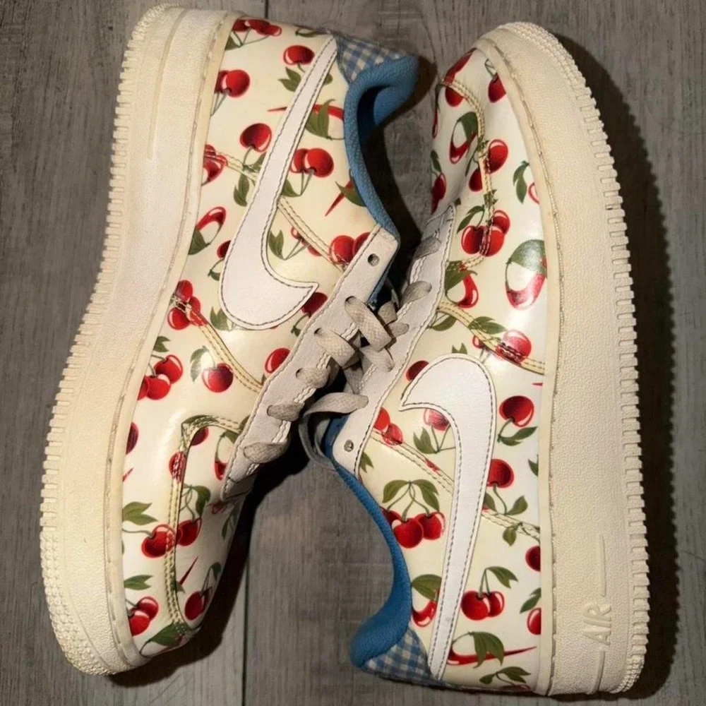 Nike Air Force 1 Low Cherry GS‎ Size 7Y no box