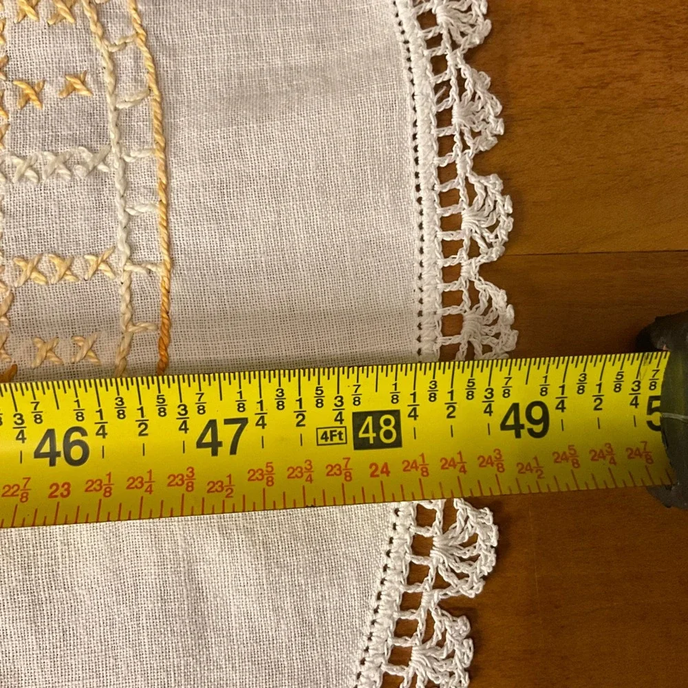 Vintage Embroidered Table‎ Runner Floral Lace Trim Cream Vintage Farmhouse Decor