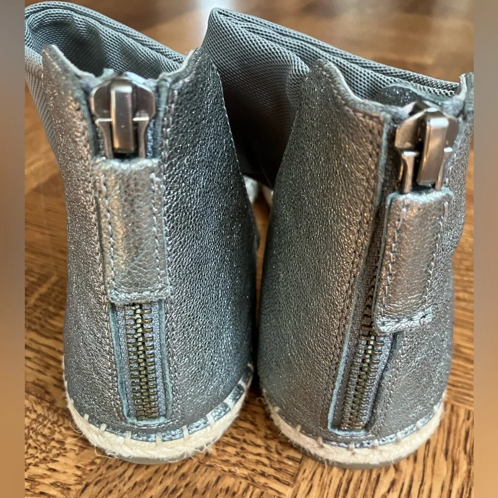 Eileen Fisher wear flaws insole