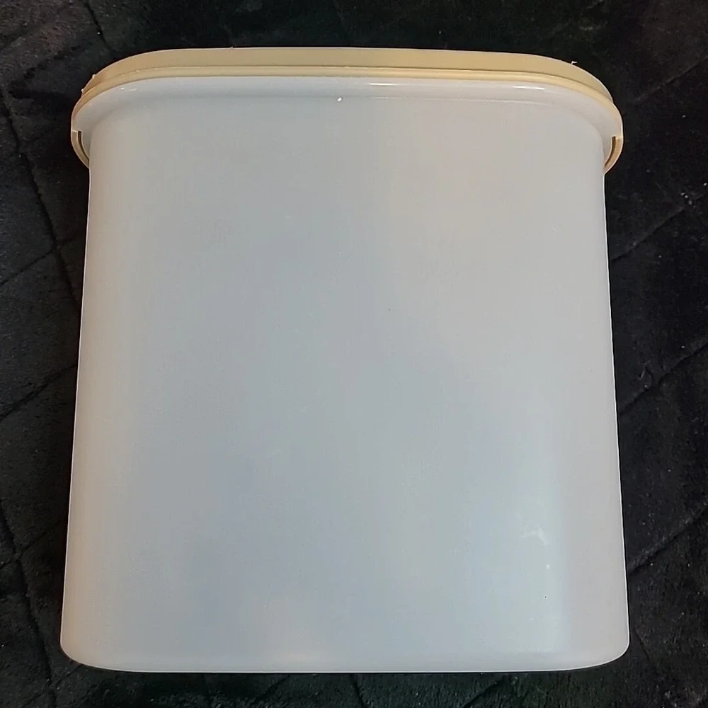 Tupperware ship pre you