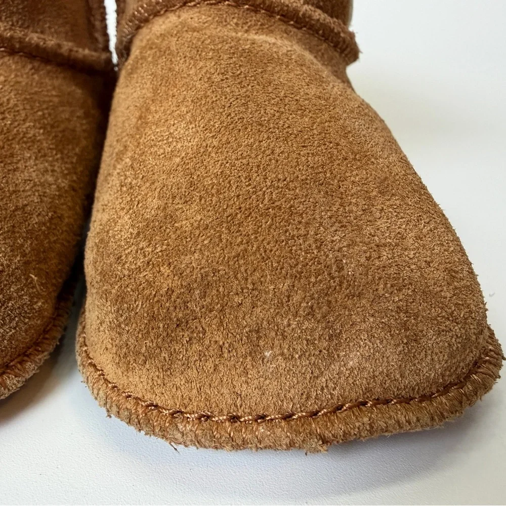 UGG adorable little