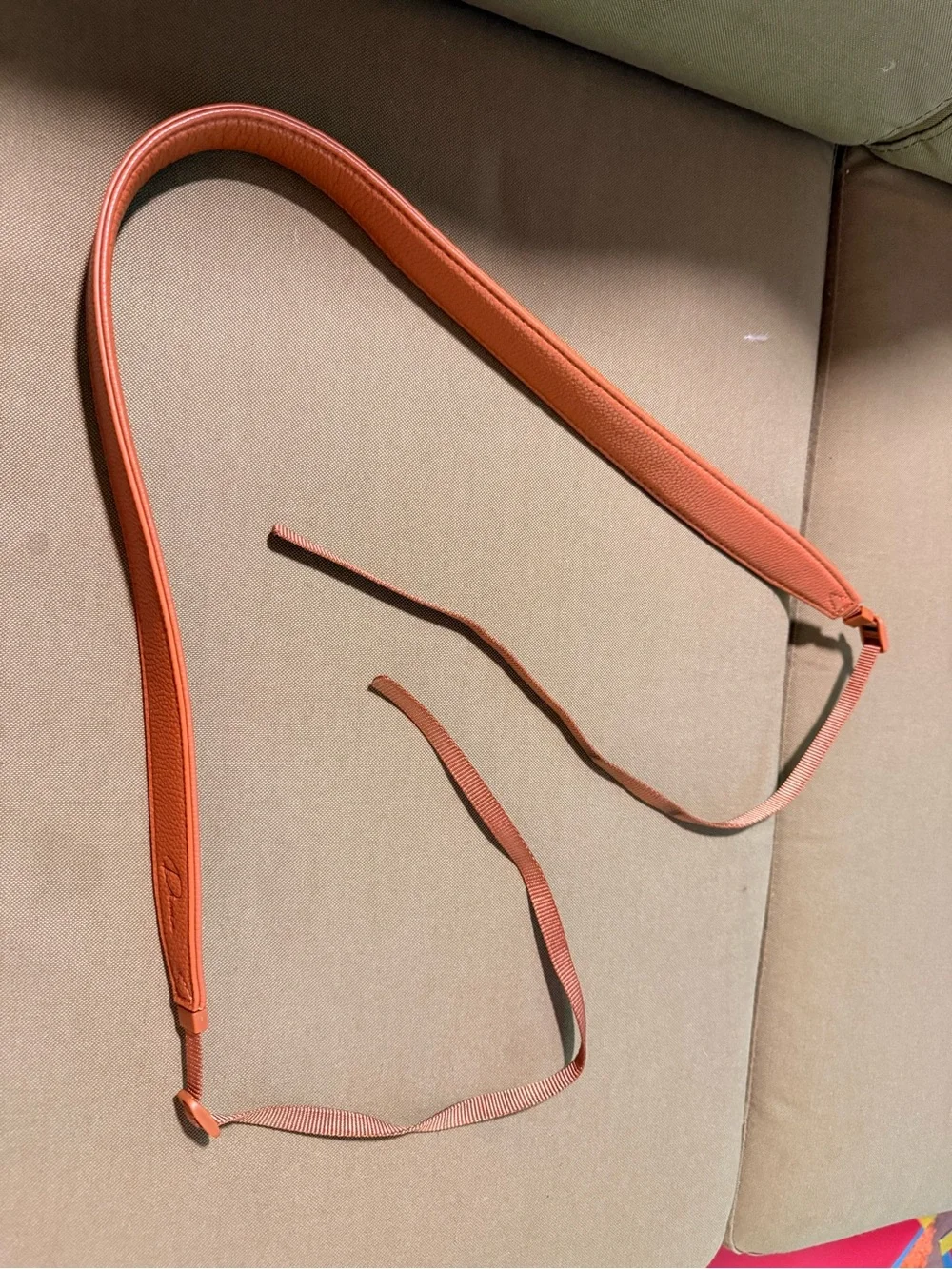 Duvvia Vegan Leather Camera Strap with Embossed Script