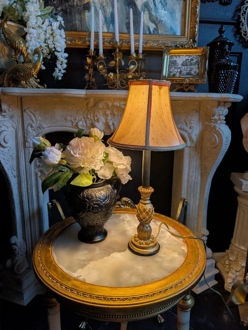 Vintage Small French boudoir-style table lamp, ornate, gold-gilt pineapple moti