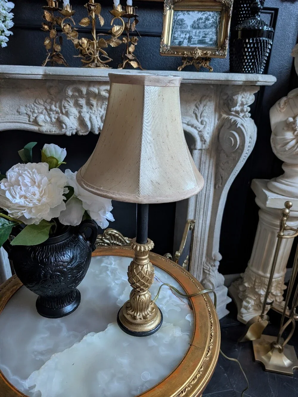 Vintage Small French boudoir-style table lamp, ornate, gold-gilt pineapple moti