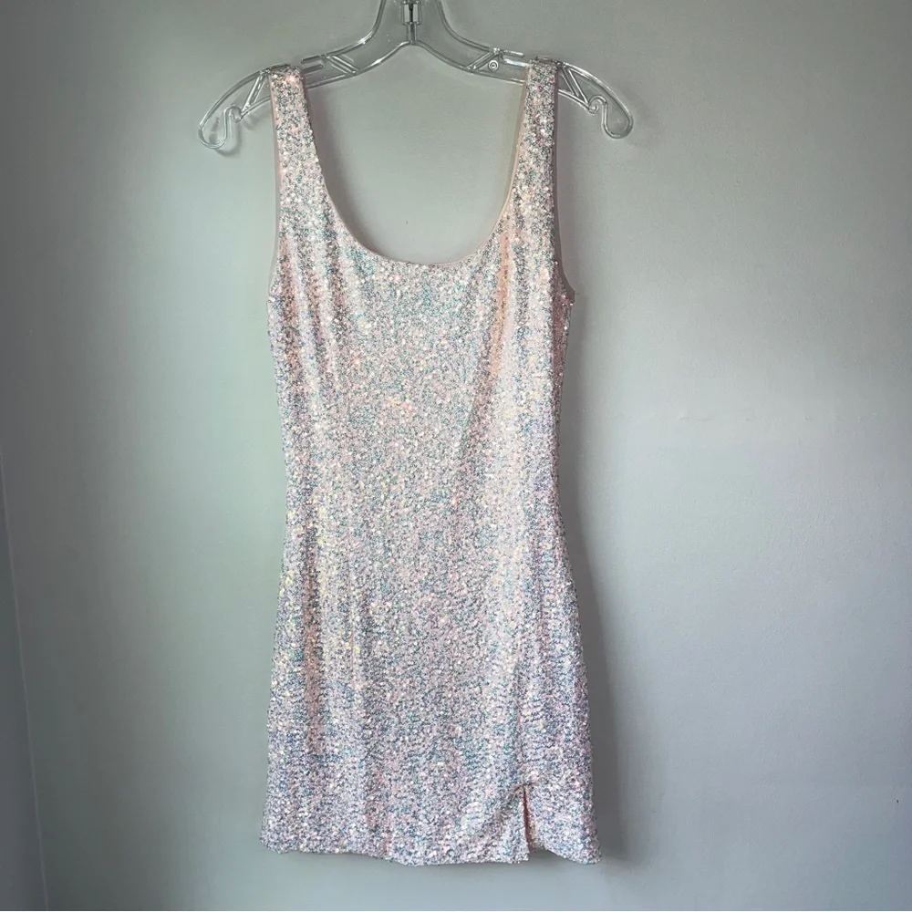 Mable Sequin Pink Scoopneck Mini Homecoming Dress