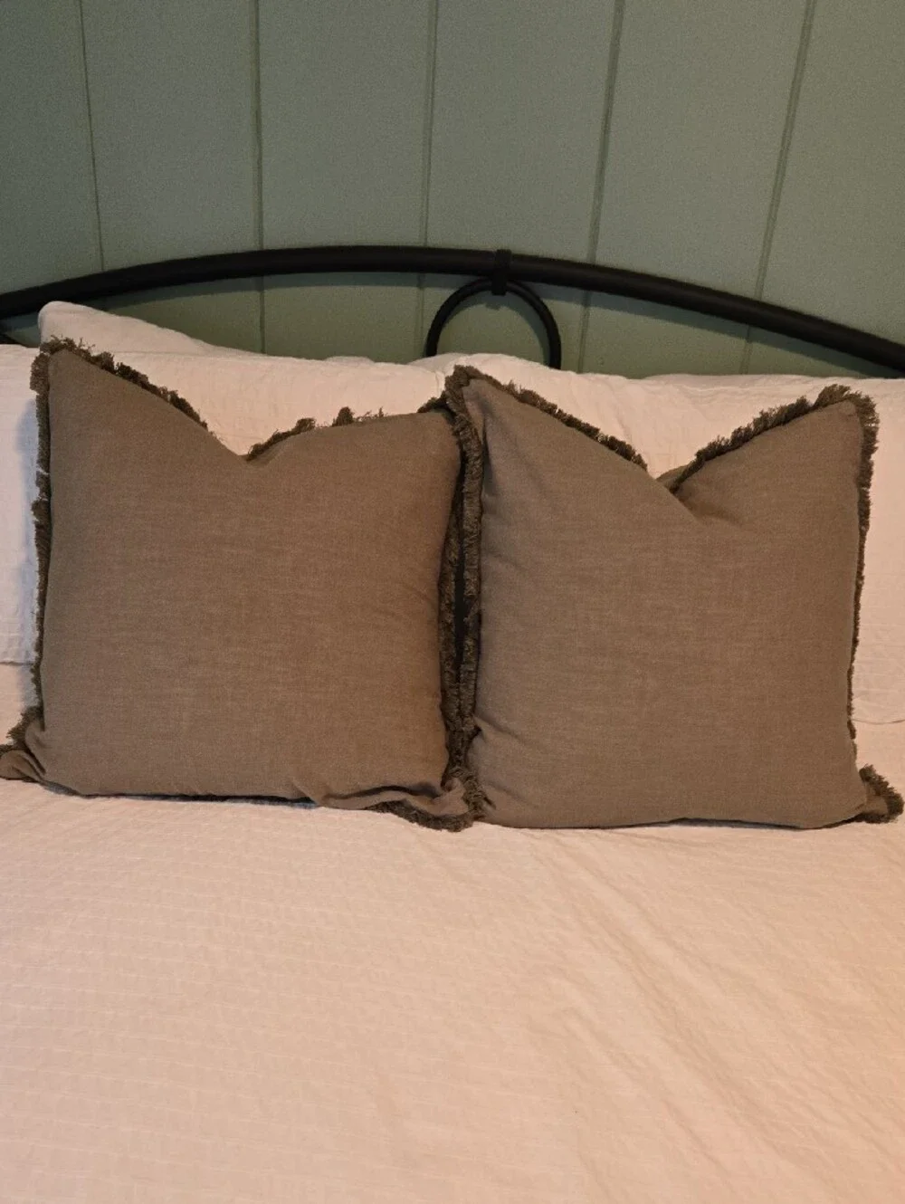 20in X 20in Fringe Decorative Throw Pillow Pair - Olive Green - Like New