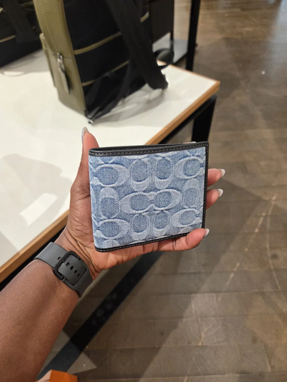 Coach bi fold