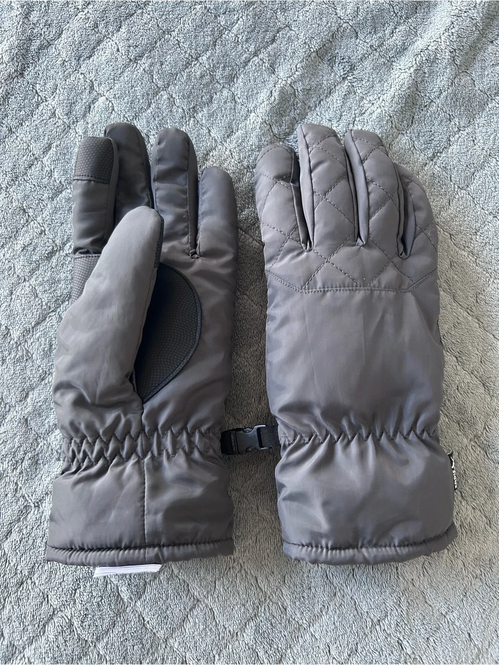 Free with purchase ❄️ Winter Gloves