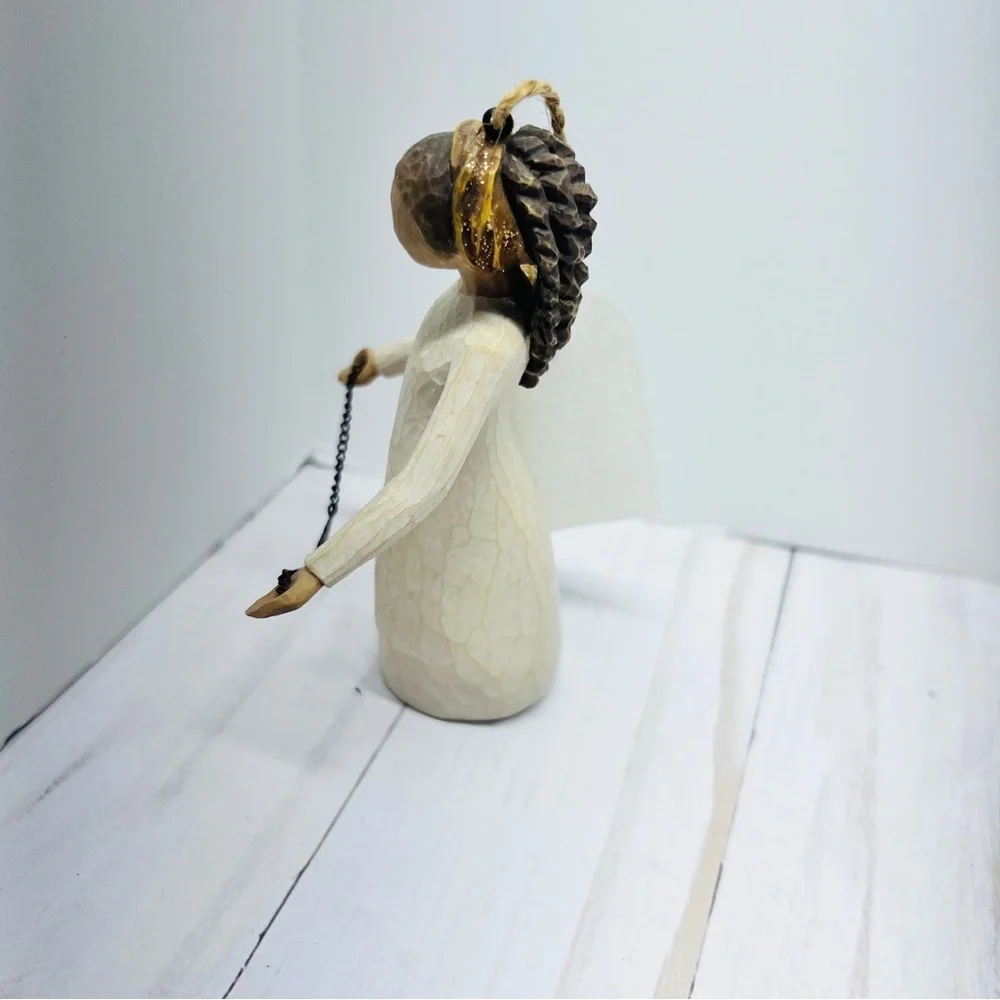 Willow Tree charming angel