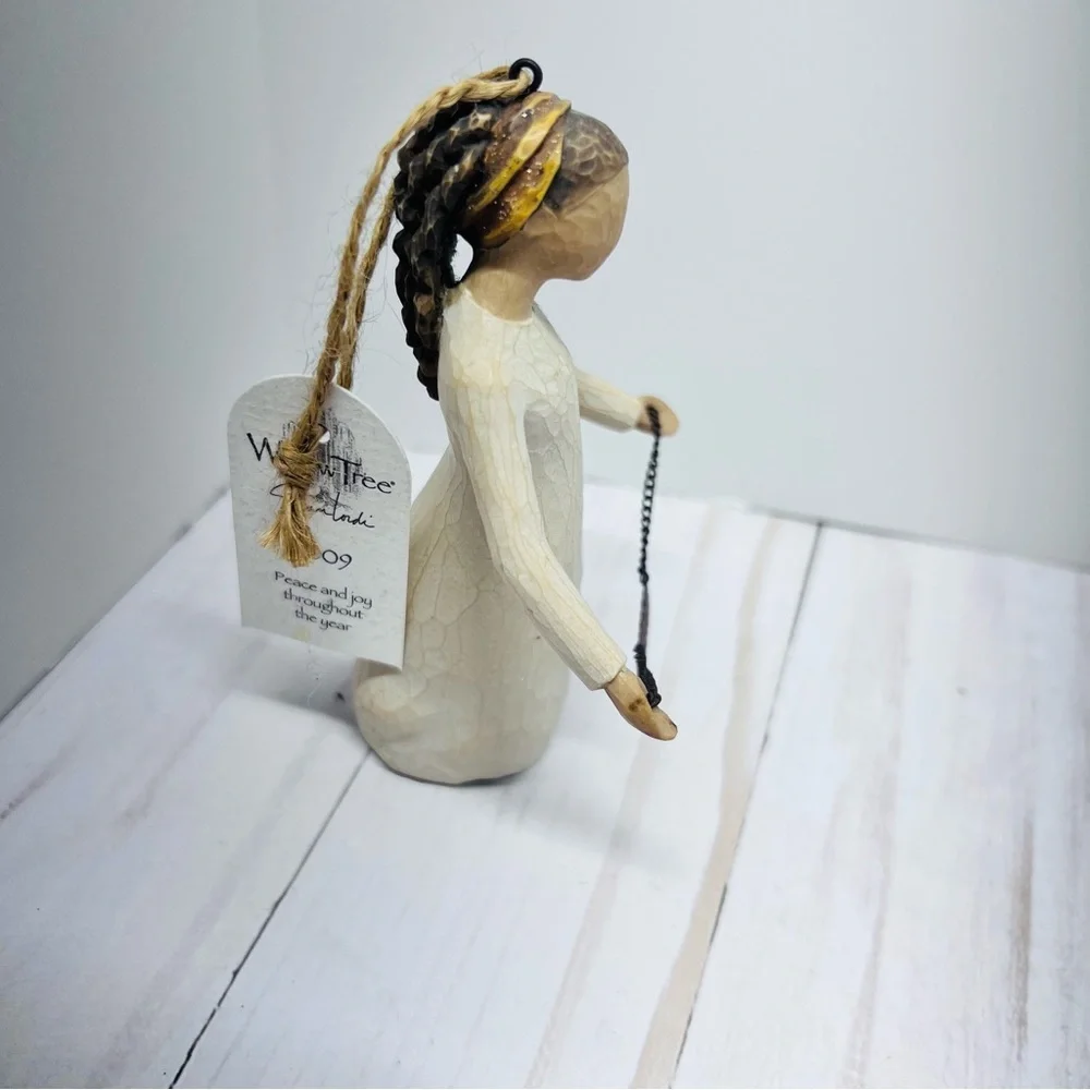 Willow Tree charming angel