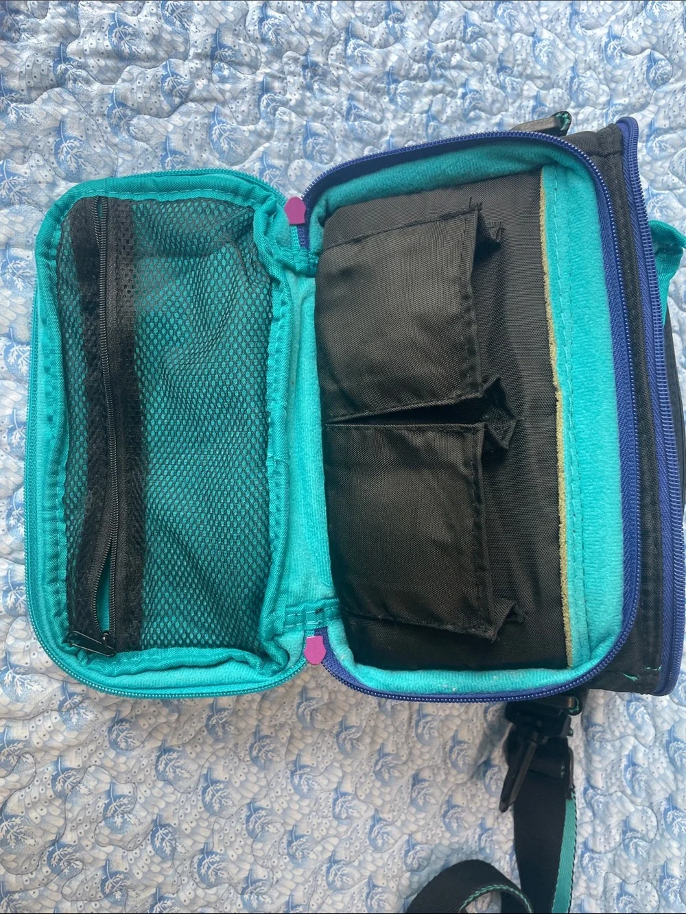 Samsonite compact bag