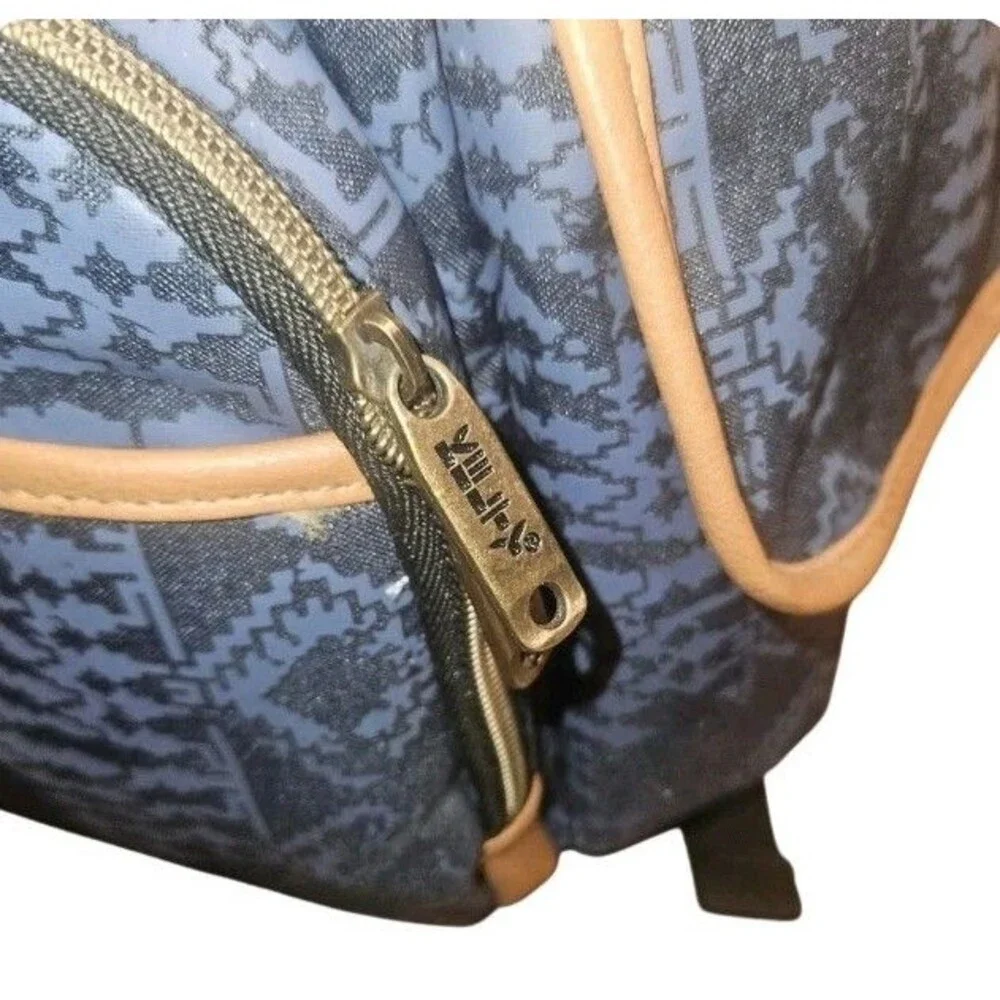 Kelty features dads wrap