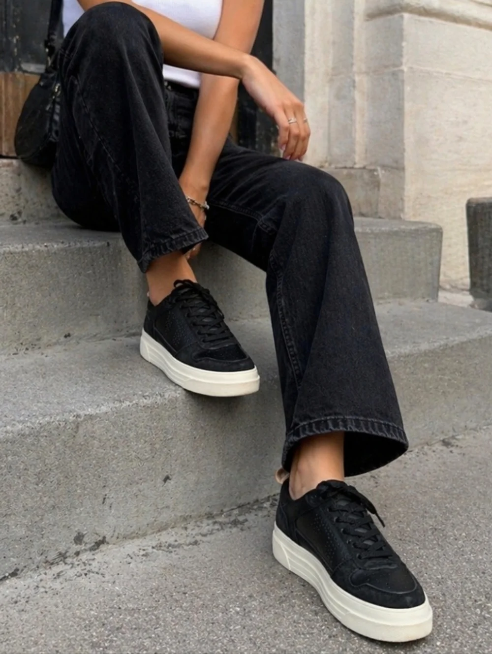 Le‎ Tigre Midtown Platform Sneakers Women’s 9 Black Leather Low Top Streetwear