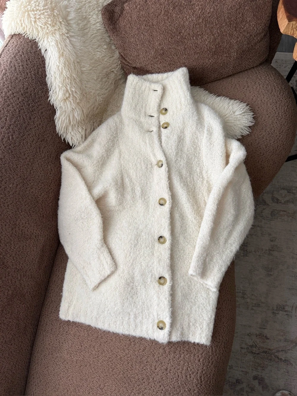 Aritzia size medium