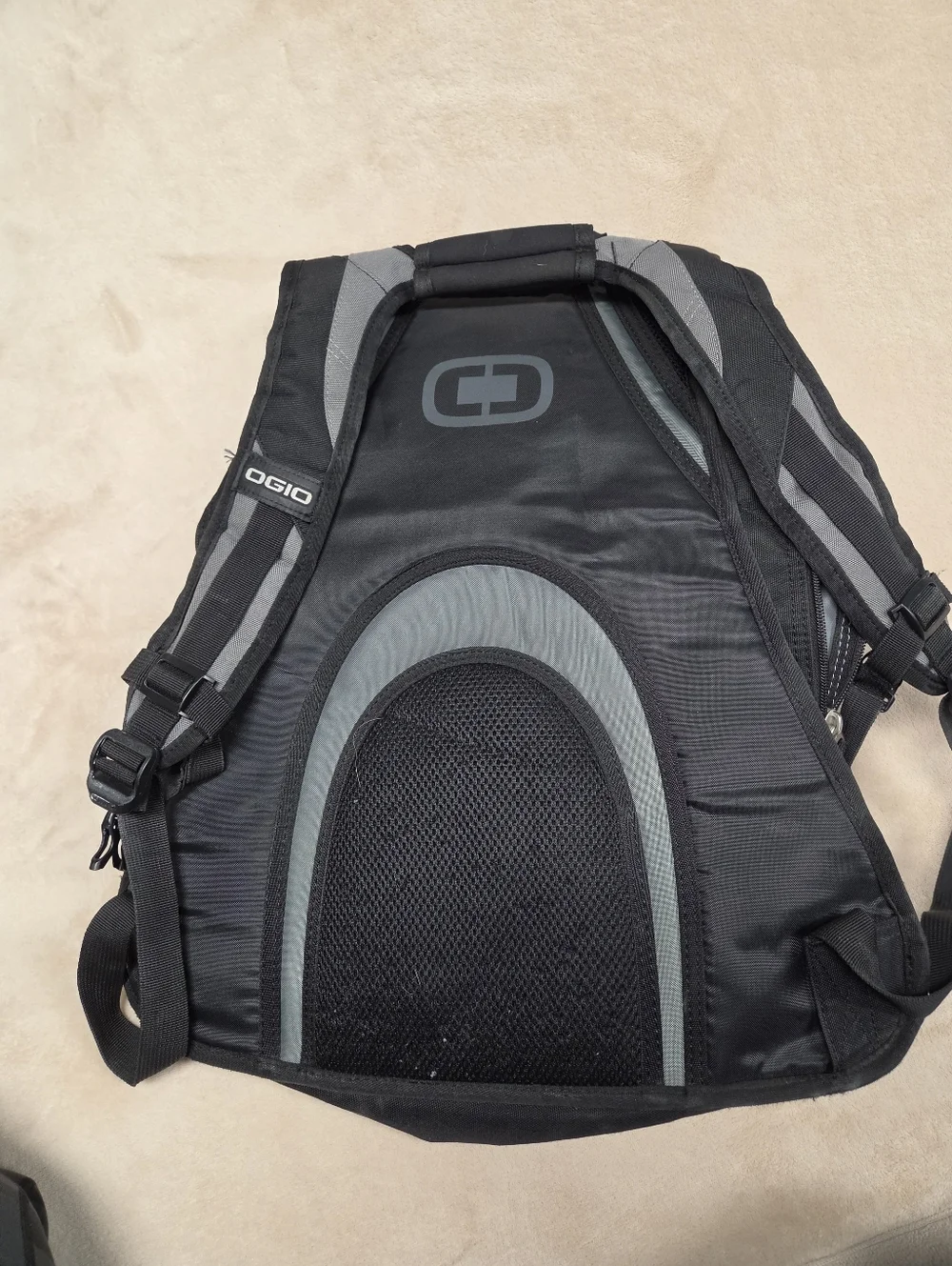OGIO sleek backpack