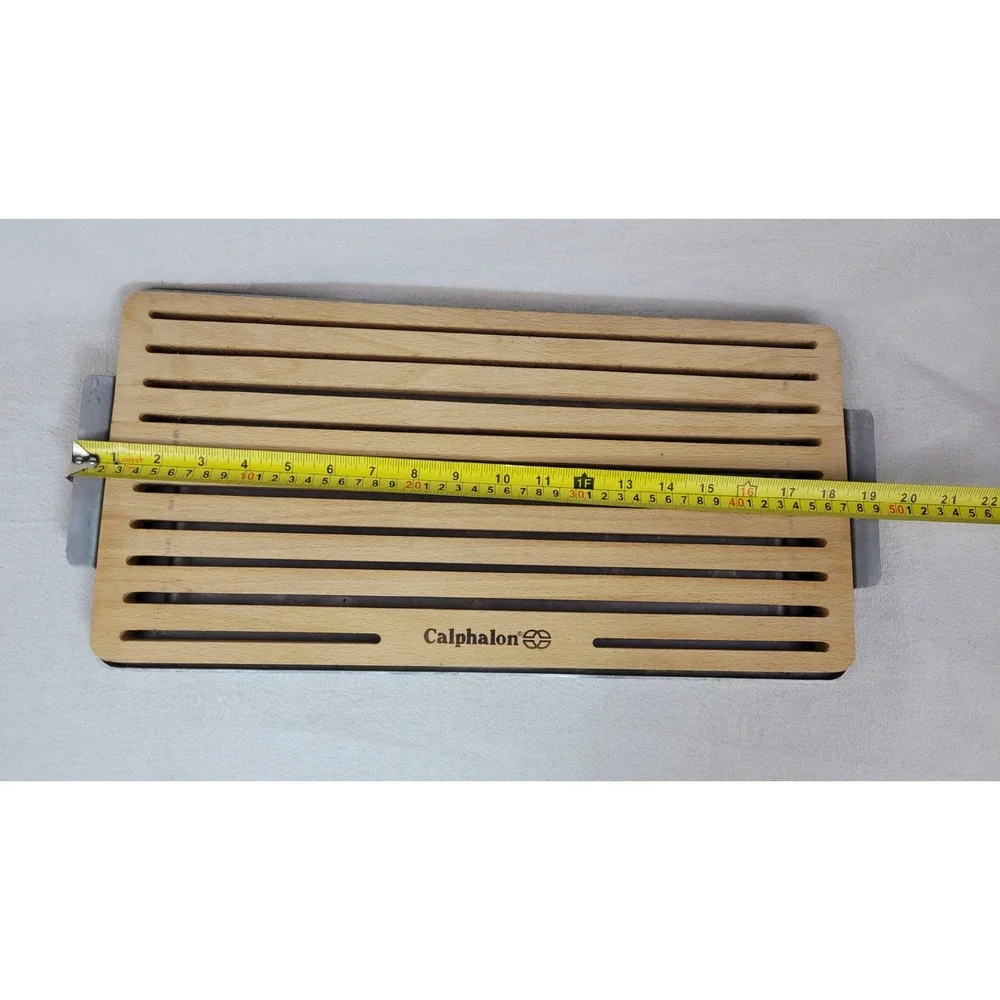 Calphalon bread cutting