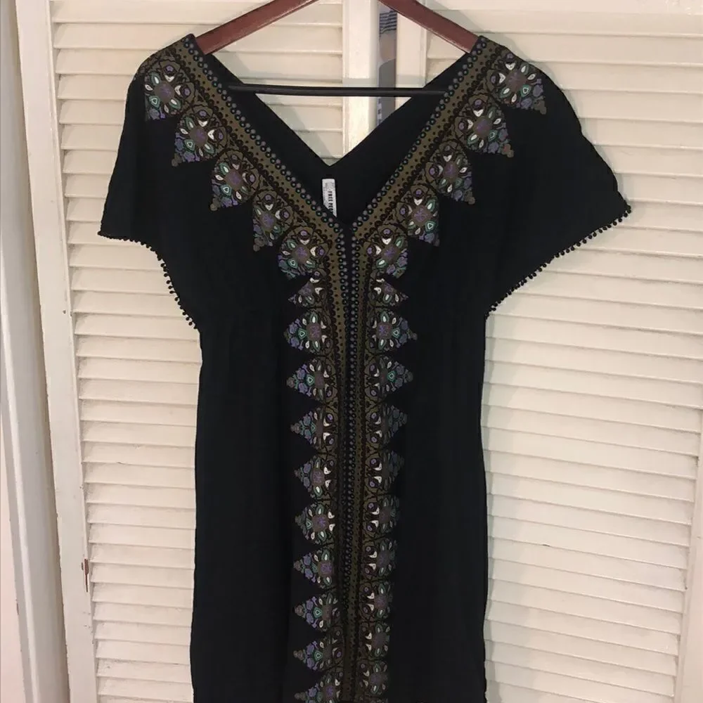 Boho Crochet 🧶 Trim VNeck Jade Colored Dress by Free People. Vacation ready!