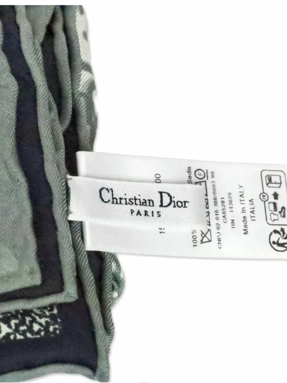 Dior border versatile