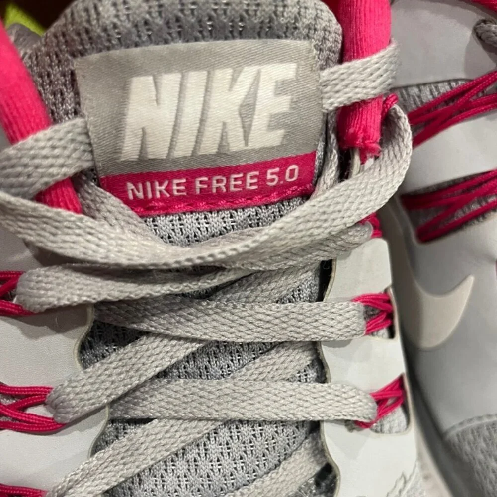 NIKE FREE‎ RUN 5.0 WOLF GREY AND HOT PINK SNEAKERS SZ 10 SPORTY RUNNING GYM YOGA