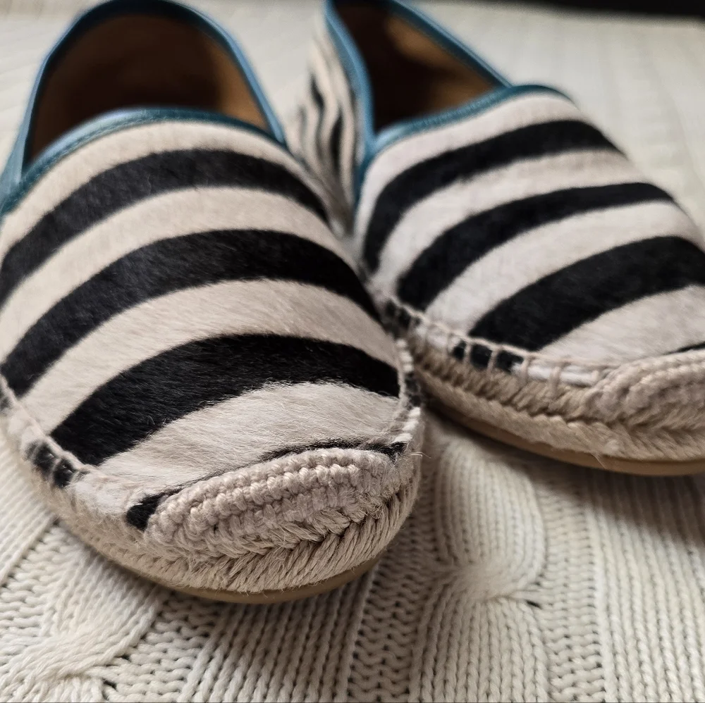 Gucci Lillibeth Pony Style Espadrilles Black & White Stripe Resortwear Size 39‎
