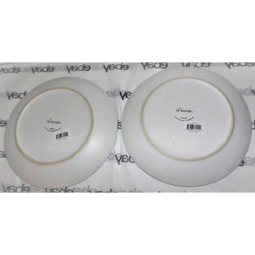 In Homestylez white plates two