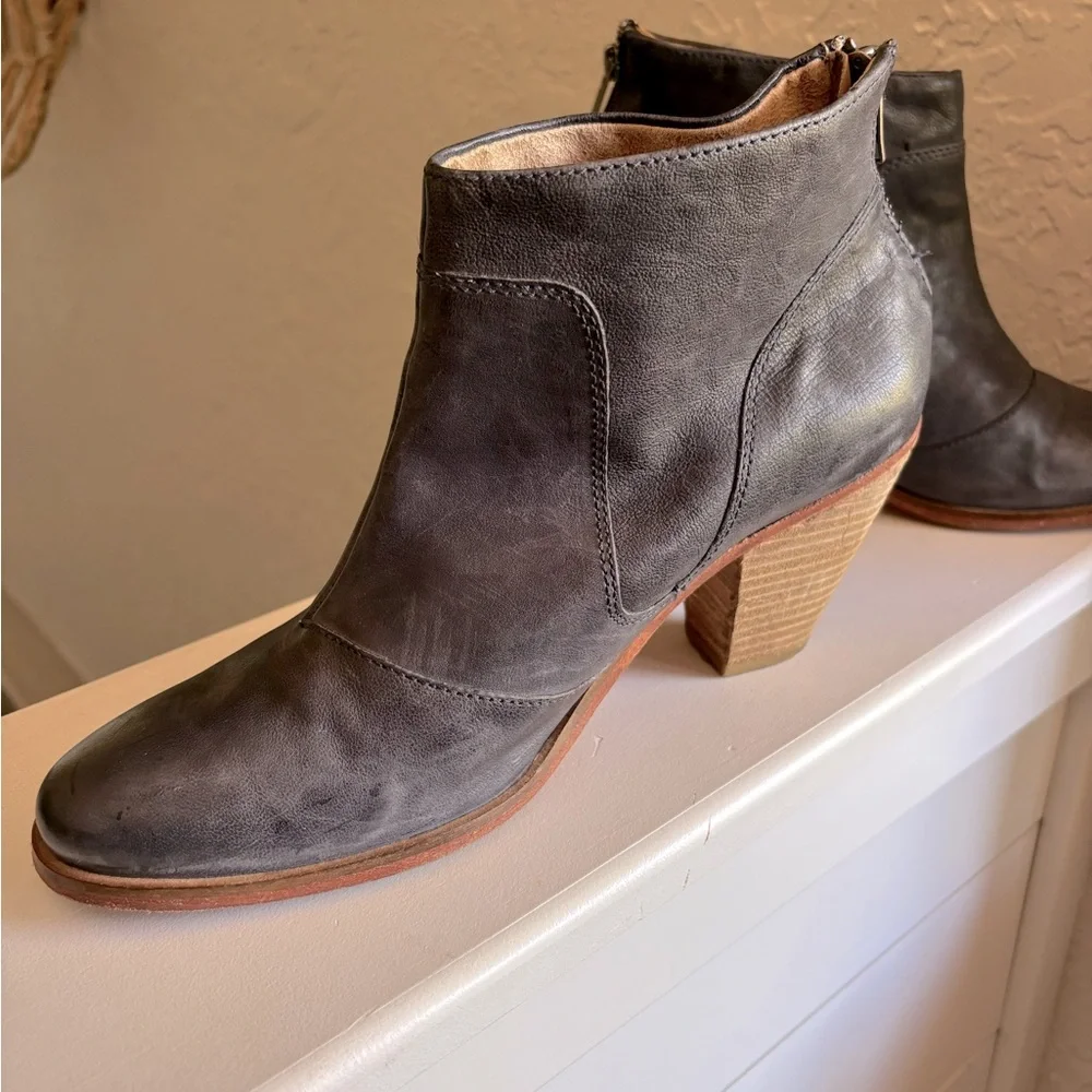 J Shoes very good