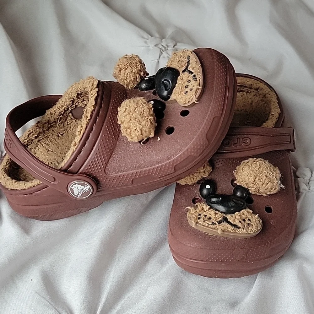 CROCS Kids Brown Fuzzy-Lined Clog with Puppy Charm