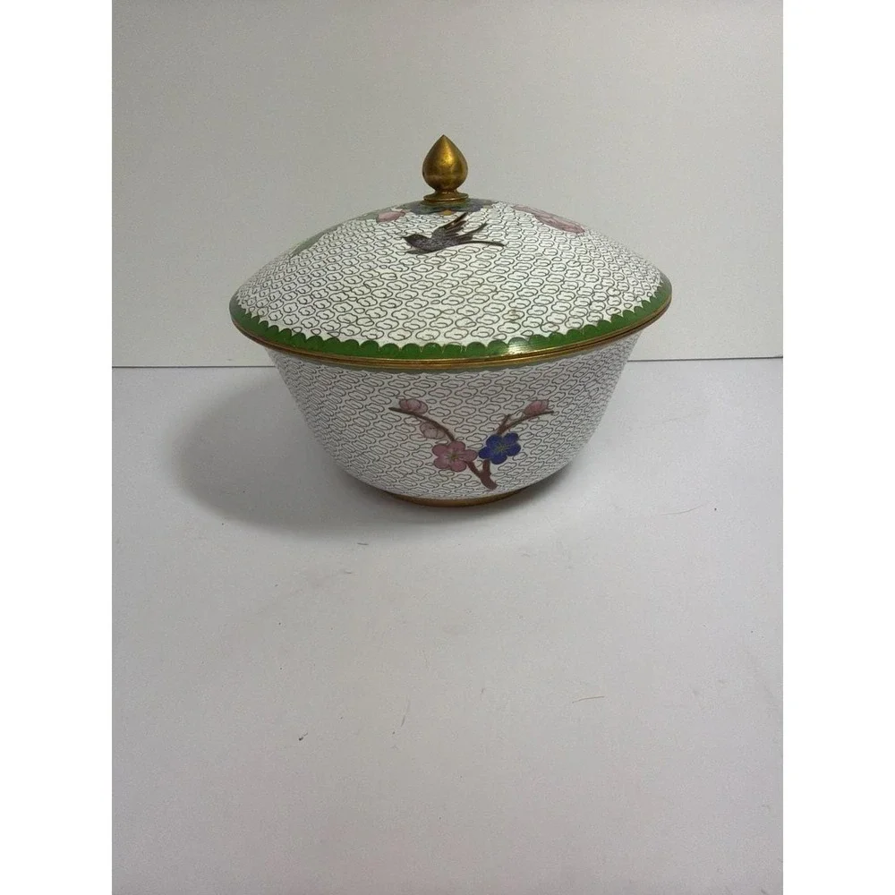 Vintage Chinese Cloisonné Lidded Bowl White Enamel Birds and Peony 6-inch‎