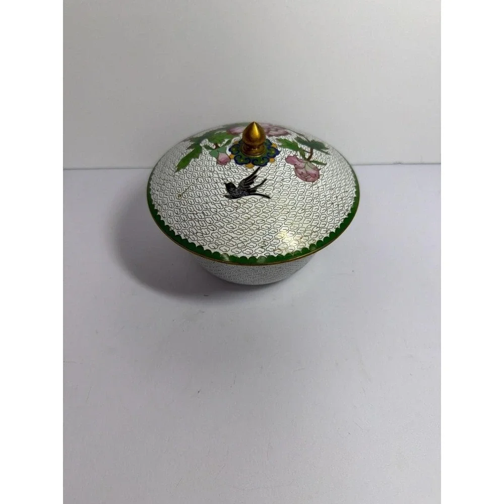 Vintage Chinese Cloisonné Lidded Bowl White Enamel Birds and Peony 6-inch‎